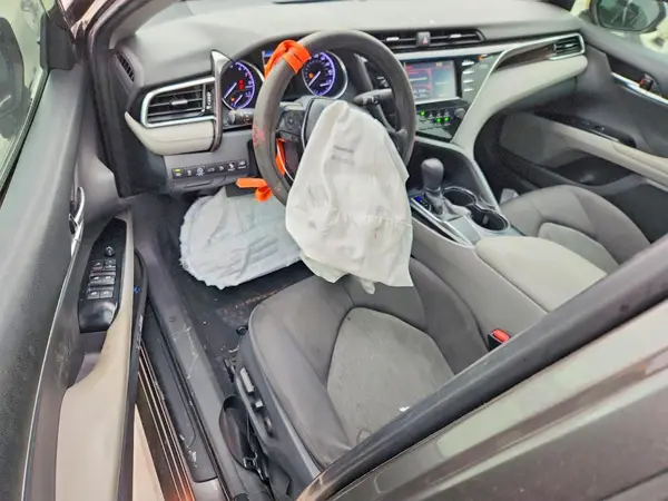 4T1B11HK0JU593673 2018 TOYOTA CAMRY - Image 8
