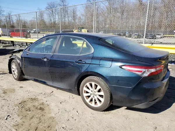 4T1B11HK0JU593737 2018 TOYOTA CAMRY - Image 2