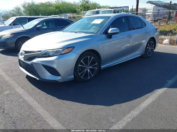 4T1B11HK0JU594581 2018 TOYOTA CAMRY - Image 2