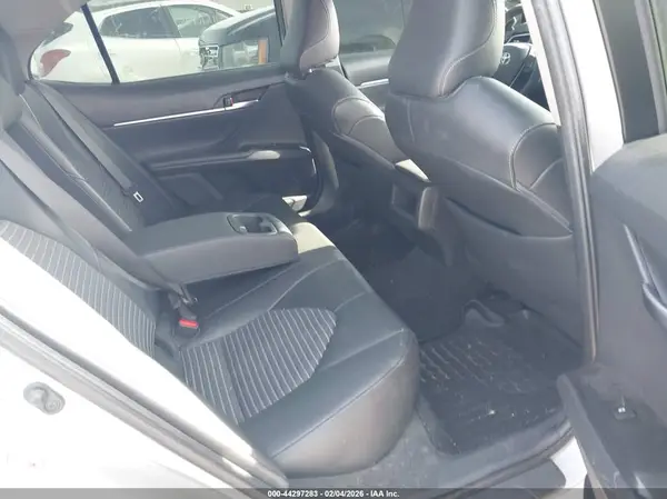 4T1B11HK0JU595049 2018 TOYOTA CAMRY - Image 8