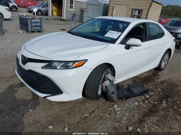 4T1B11HK0JU595133 2018 TOYOTA CAMRY - Image 2