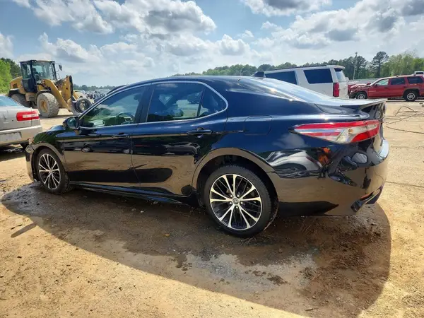 4T1B11HK0JU596234 2018 TOYOTA CAMRY - Image 2