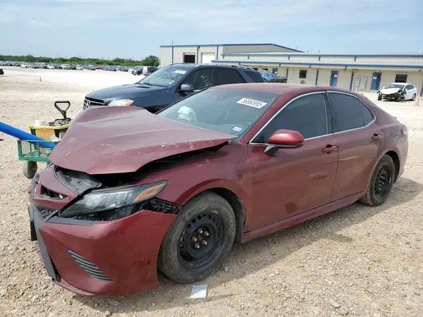 4T1B11HK0JU597755 2018 TOYOTA CAMRY - Image 1