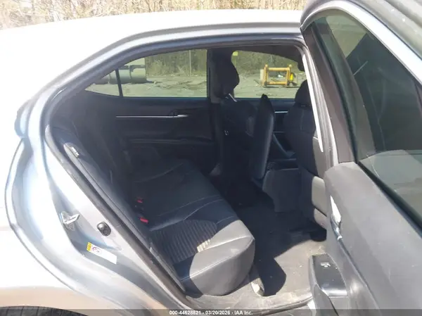 4T1B11HK0JU598176 2018 TOYOTA CAMRY - Image 8