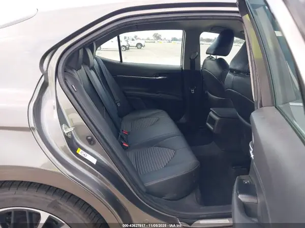 4T1B11HK0JU598811 2018 TOYOTA CAMRY - Image 8