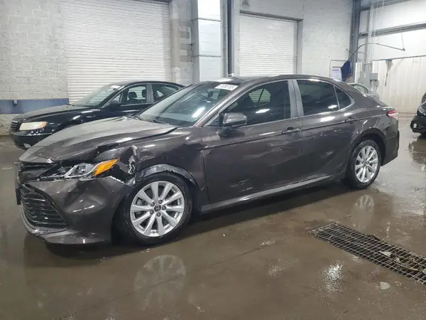 4T1B11HK0JU601741 2018 TOYOTA CAMRY - Image 1