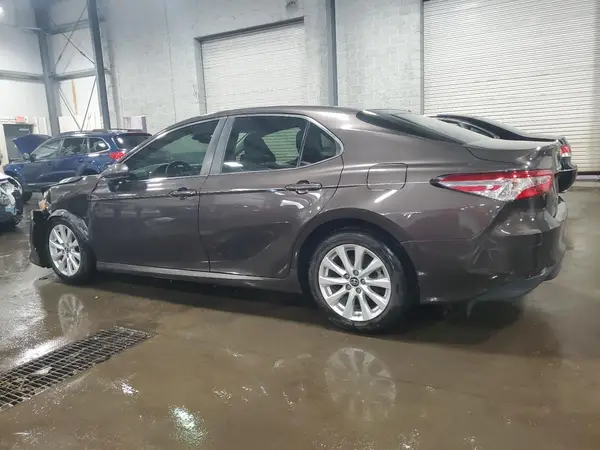 4T1B11HK0JU601741 2018 TOYOTA CAMRY - Image 2