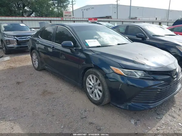 4T1B11HK0JU604719 2018 TOYOTA CAMRY - Image 1