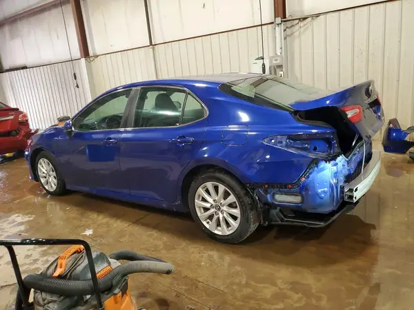 4T1B11HK0JU606082 2018 TOYOTA CAMRY - Image 2