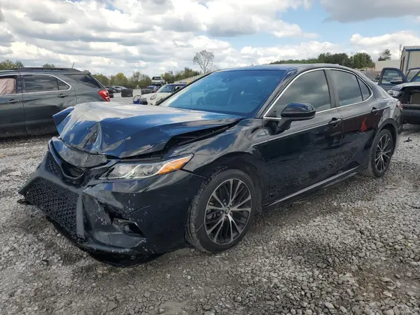 4T1B11HK0JU608057 2018 TOYOTA CAMRY - Image 1