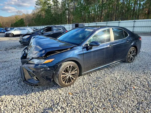 4T1B11HK0JU608382 2018 TOYOTA CAMRY - Image 1