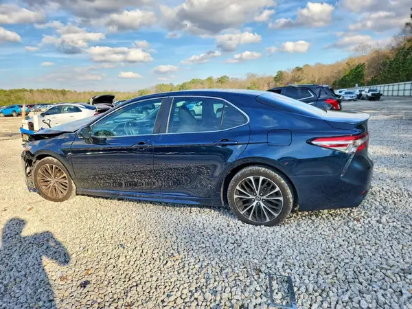 4T1B11HK0JU608382 2018 TOYOTA CAMRY - Image 2