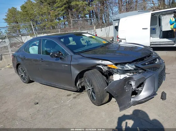 4T1B11HK0JU609127 2018 TOYOTA CAMRY - Image 1