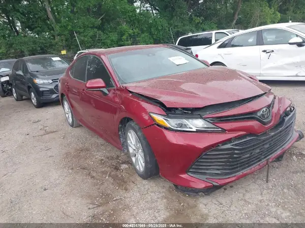 4T1B11HK0JU609743 2018 TOYOTA CAMRY - Image 1