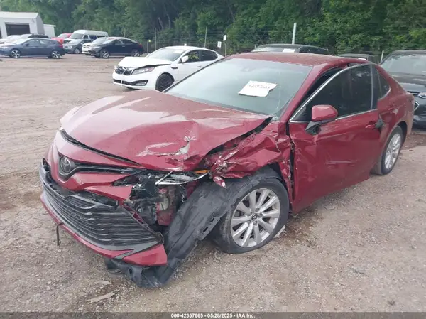 4T1B11HK0JU609743 2018 TOYOTA CAMRY - Image 2