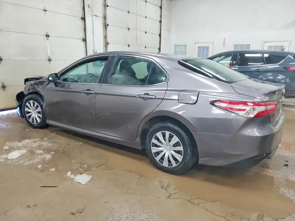 4T1B11HK0JU610276 2018 TOYOTA CAMRY - Image 2