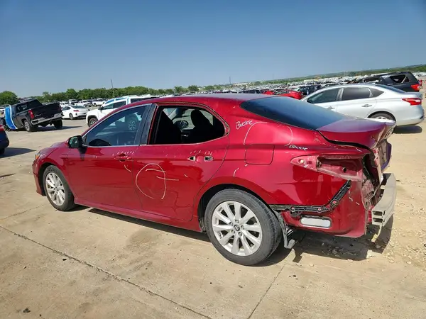4T1B11HK0JU610858 2018 TOYOTA CAMRY - Image 2