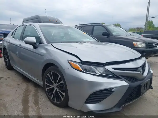 4T1B11HK0JU611153 2018 TOYOTA CAMRY - Image 1