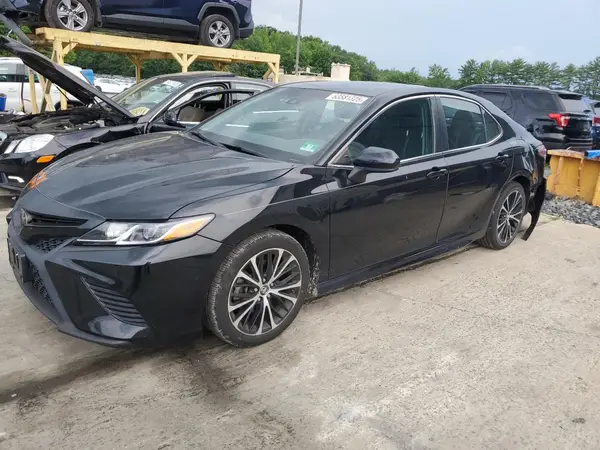 4T1B11HK0JU611606 2018 TOYOTA CAMRY - Image 1