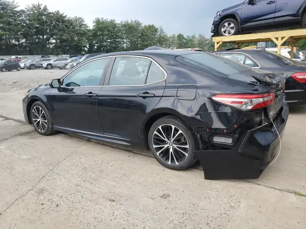 4T1B11HK0JU611606 2018 TOYOTA CAMRY - Image 2