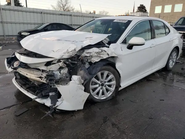 4T1B11HK0JU611928 2018 TOYOTA CAMRY - Image 1