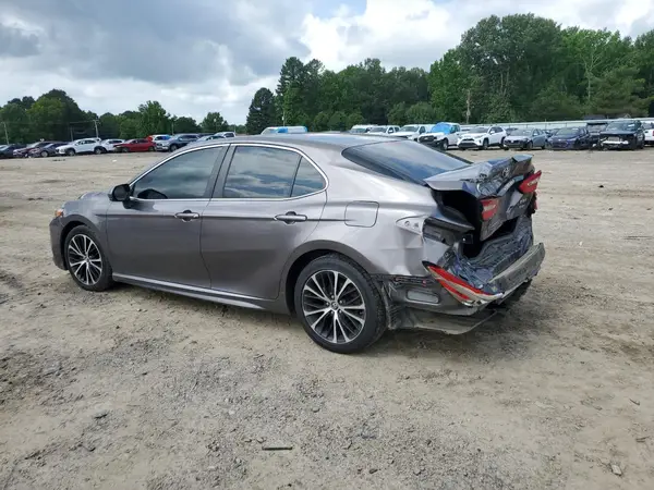 4T1B11HK0JU612688 2018 TOYOTA CAMRY - Image 2