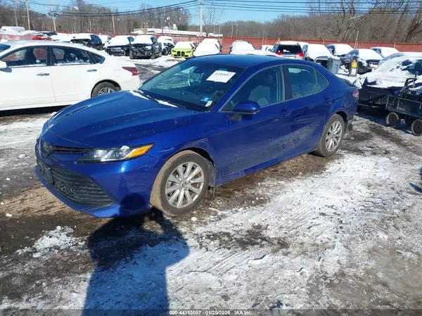 4T1B11HK0JU613999 2018 TOYOTA CAMRY - Image 2