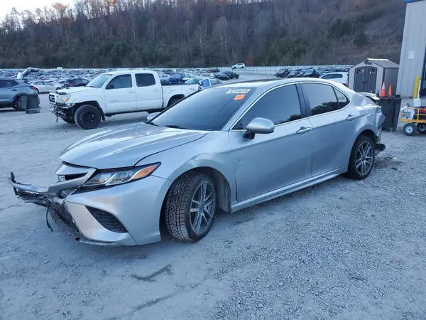 4T1B11HK0JU616613 2018 TOYOTA CAMRY - Image 1