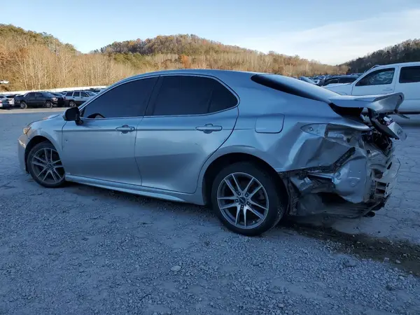 4T1B11HK0JU616613 2018 TOYOTA CAMRY - Image 2