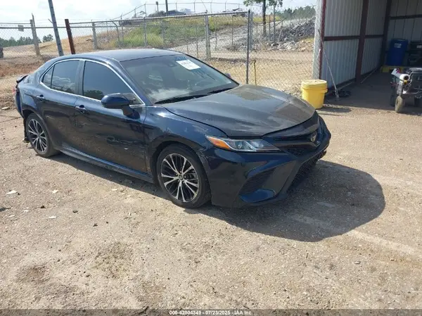 4T1B11HK0JU616711 2018 TOYOTA CAMRY - Image 1