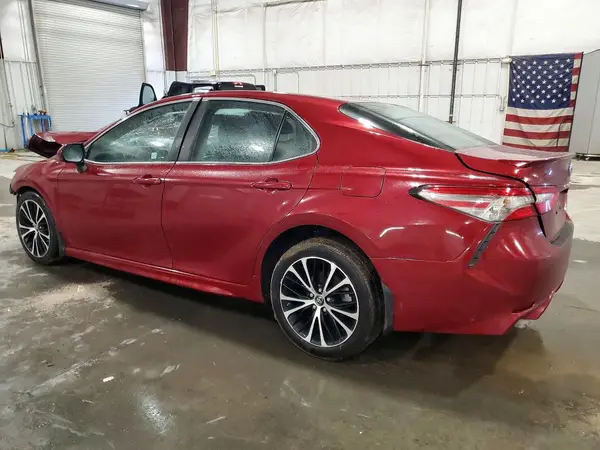 4T1B11HK0JU617289 2018 TOYOTA CAMRY - Image 2