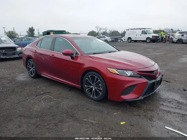 4T1B11HK0JU617468 2018 TOYOTA CAMRY - Image 1