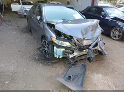 4T1B11HK0JU618975 2018 TOYOTA CAMRY