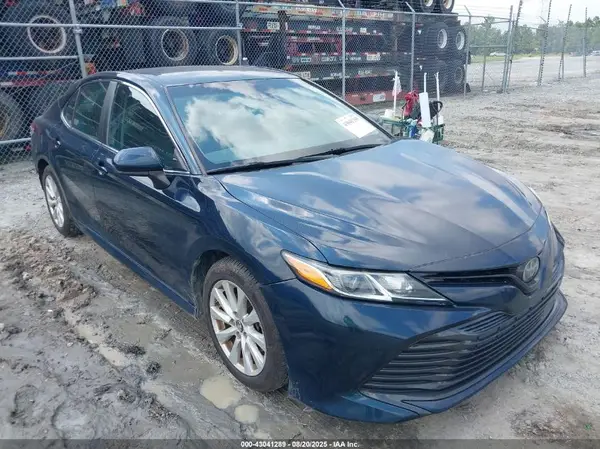 4T1B11HK0JU619897 2018 TOYOTA CAMRY - Image 1