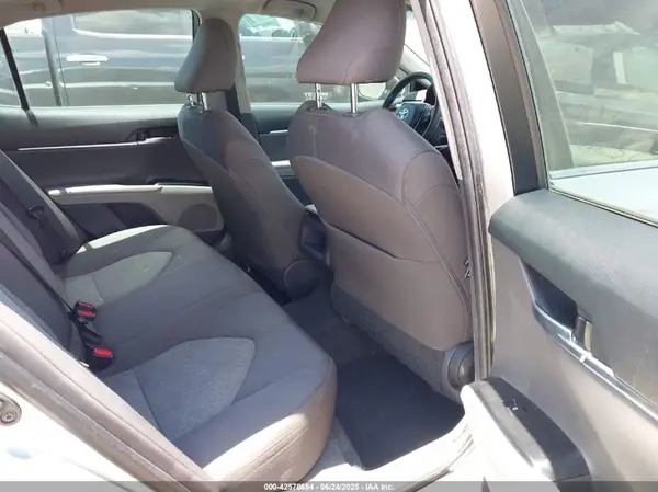 4T1B11HK0JU620631 2018 TOYOTA CAMRY - Image 8