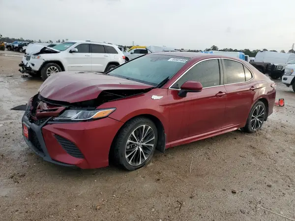 4T1B11HK0JU620810 2018 TOYOTA CAMRY - Image 1