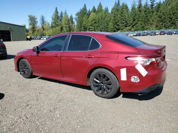 4T1B11HK0JU621052 2018 TOYOTA CAMRY - Image 2