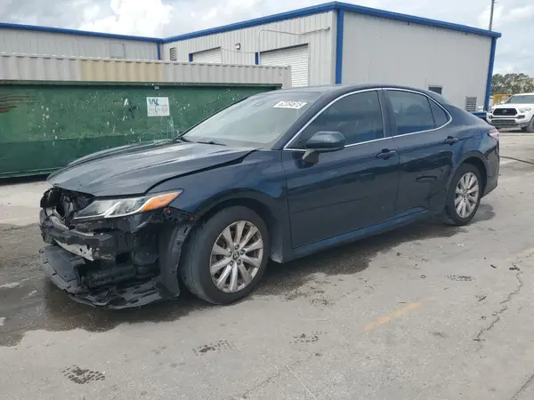 4T1B11HK0JU621293 2018 TOYOTA CAMRY - Image 1