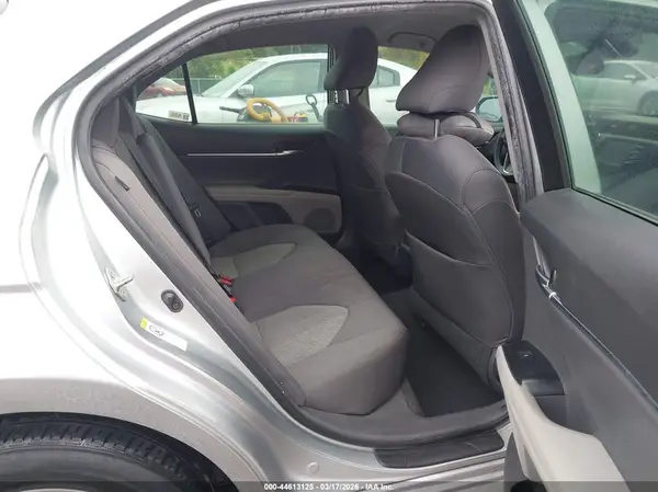 4T1B11HK0JU621701 2018 TOYOTA CAMRY - Image 8