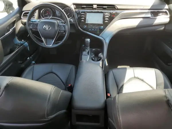 4T1B11HK0JU625067 2018 TOYOTA CAMRY - Image 8