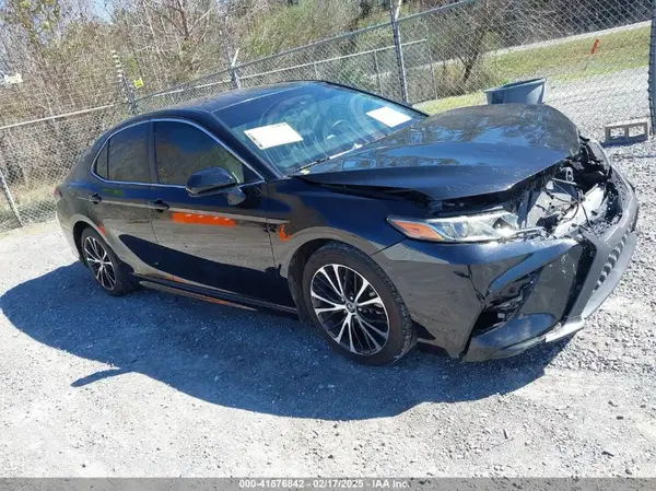 4T1B11HK0JU625103 2018 TOYOTA CAMRY - Image 1