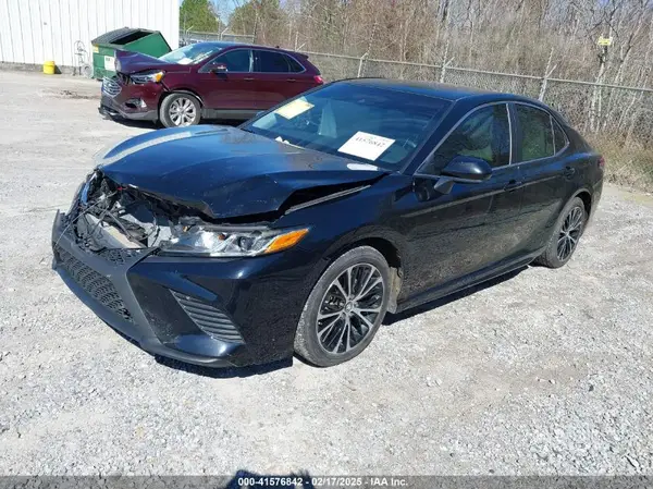 4T1B11HK0JU625103 2018 TOYOTA CAMRY - Image 2