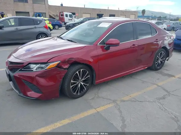 4T1B11HK0JU625148 2018 TOYOTA CAMRY - Image 2