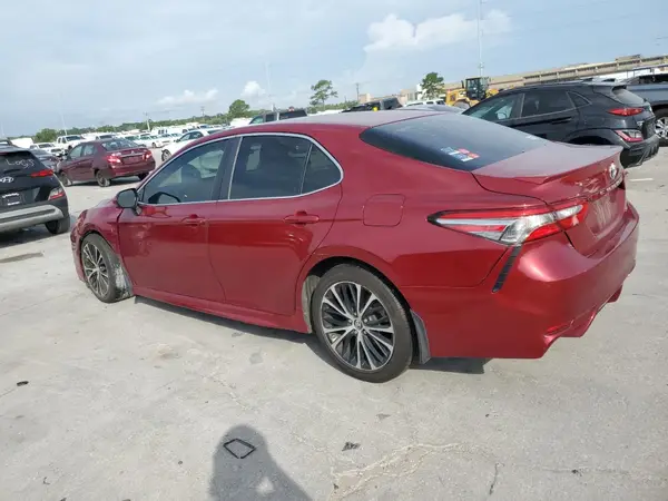 4T1B11HK0JU625635 2018 TOYOTA CAMRY - Image 2