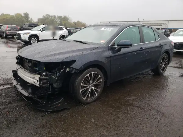 4T1B11HK0JU625702 2018 TOYOTA CAMRY - Image 1