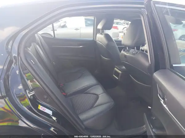 4T1B11HK0JU626090 2018 TOYOTA CAMRY - Image 8