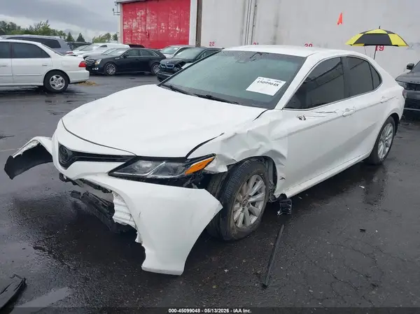 4T1B11HK0JU630107 2018 TOYOTA CAMRY - Image 2