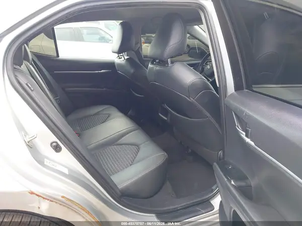 4T1B11HK0JU630575 2018 TOYOTA CAMRY - Image 8