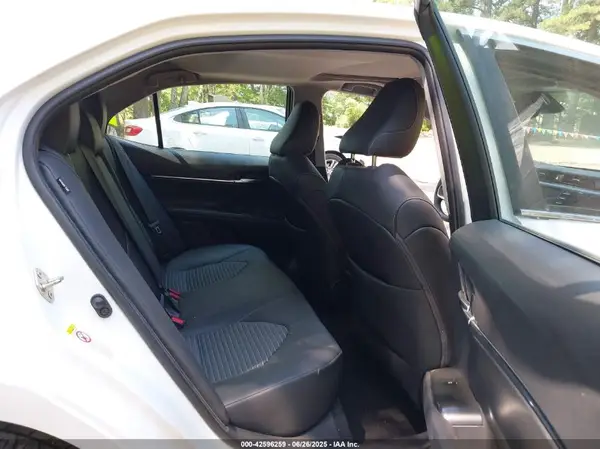 4T1B11HK0JU630799 2018 TOYOTA CAMRY - Image 8