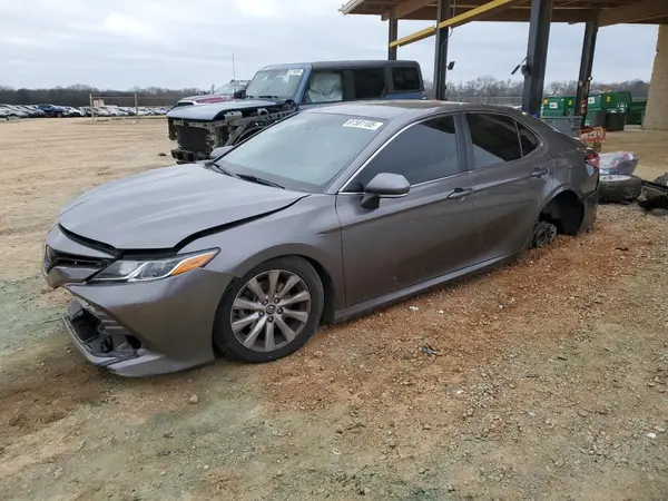 4T1B11HK0JU631581 2018 TOYOTA CAMRY - Image 1